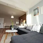 Arch Apartment *