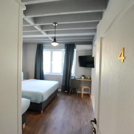 Arch Apartment